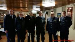 Auszeichnungen für langjährigen aktiven Dienst bzw. langjährige Mitgliedschaft (v.l.n.r.): Stadtbrandmeister Manfred Stahlmann, Kreisbrandmeister Dirk Hartmann, Werner Speitling, Volker Papritzki, Rainer Schmidtmann und Holzmindens Ortsbrandmeister Michael Nolte.