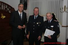 Verabschiedung in die Altersgruppe durch Bürgermeister Daul: Hans-Hermann Arndt und Karl-Heinz Schneider